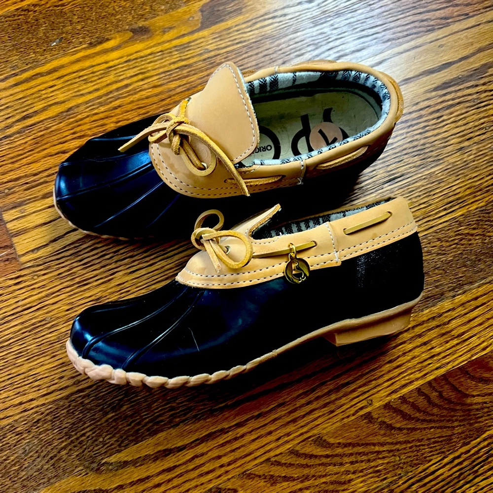 Sporto waterproof shoes size 7 navy blue